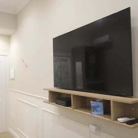 Affittacamere Vico Croce Suite, Spaccanapoli 4*